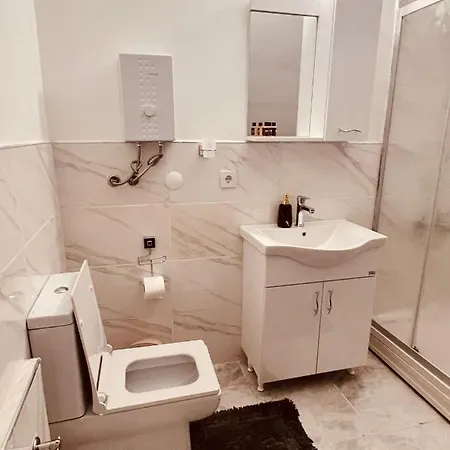 Alper Bey Homes Apartamento
